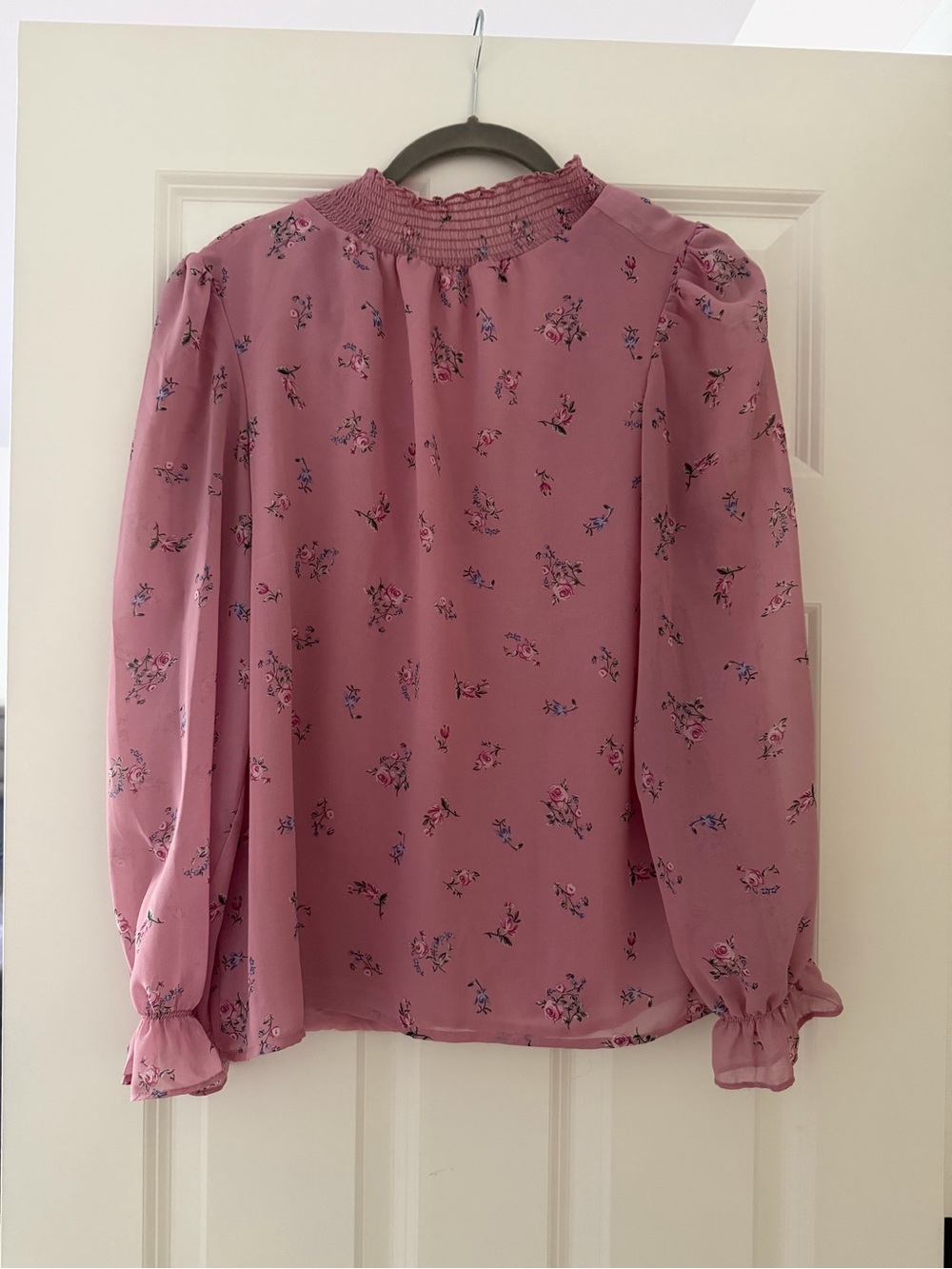 Women's Pink Floral Smocked Neck Long Sleeve Blouse